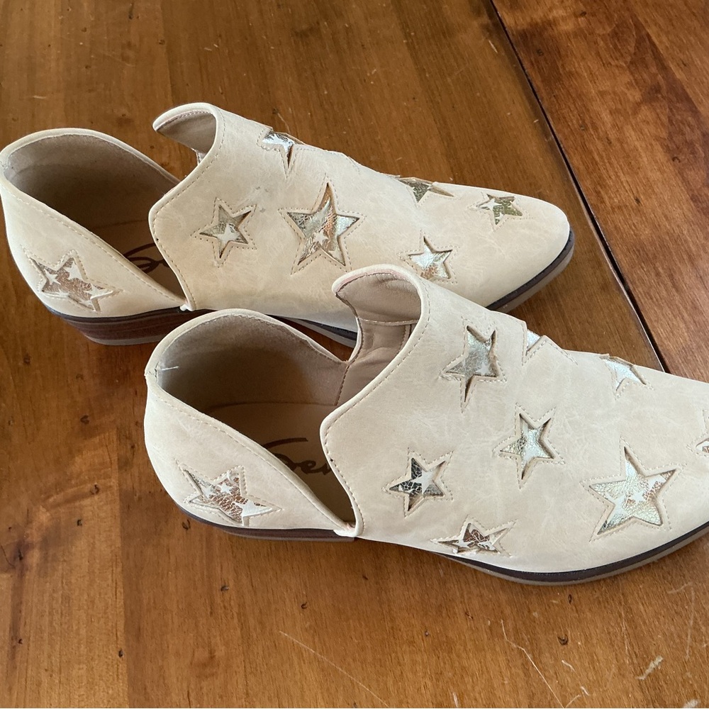 Seven7 Austin boot Cream Flats with Star Pattern - Picture 5 of 8
